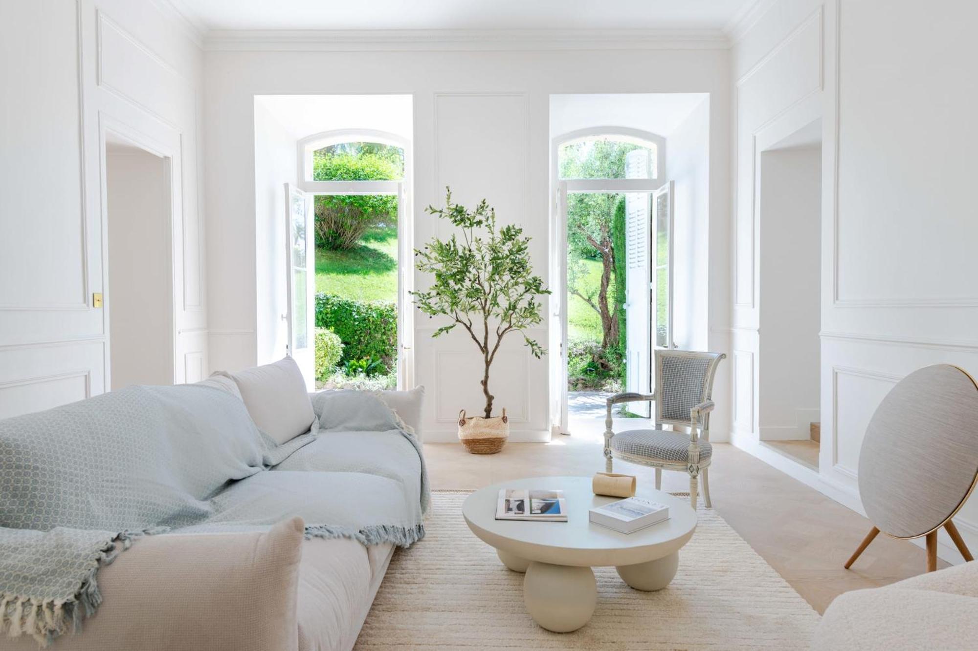 Garden-level In Bourgeois Near Croisette & Beaches *